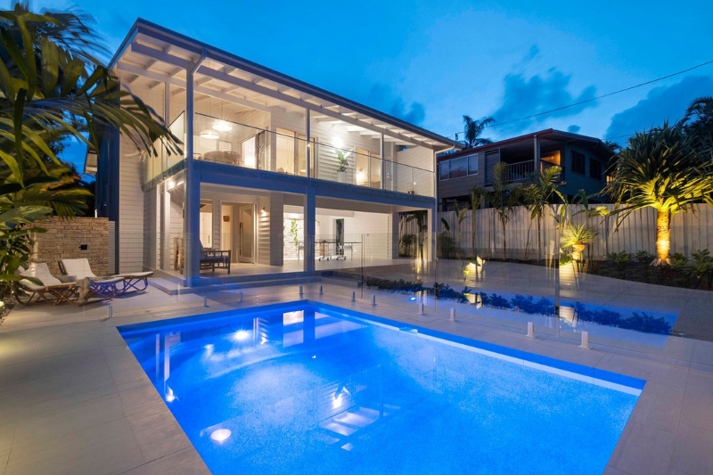 $2,600 PER WEEK