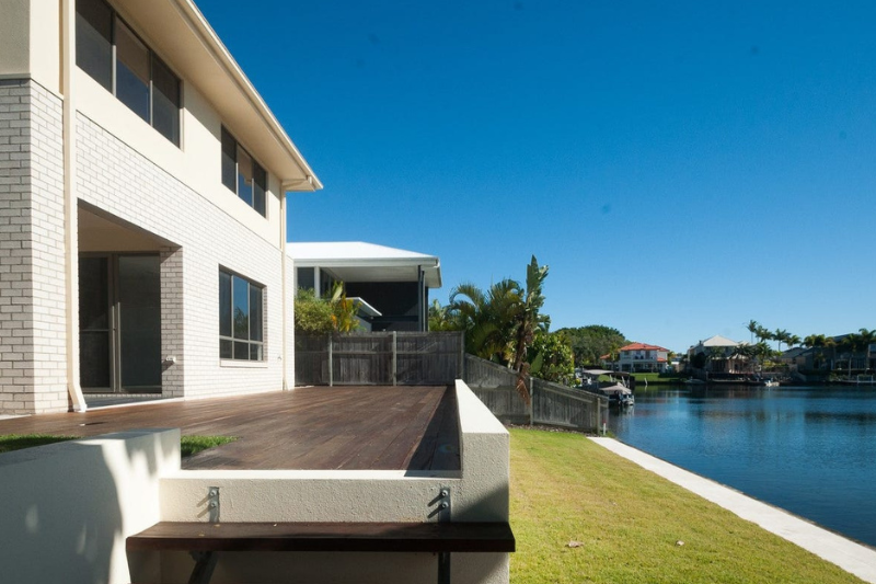 $1,900 per week
